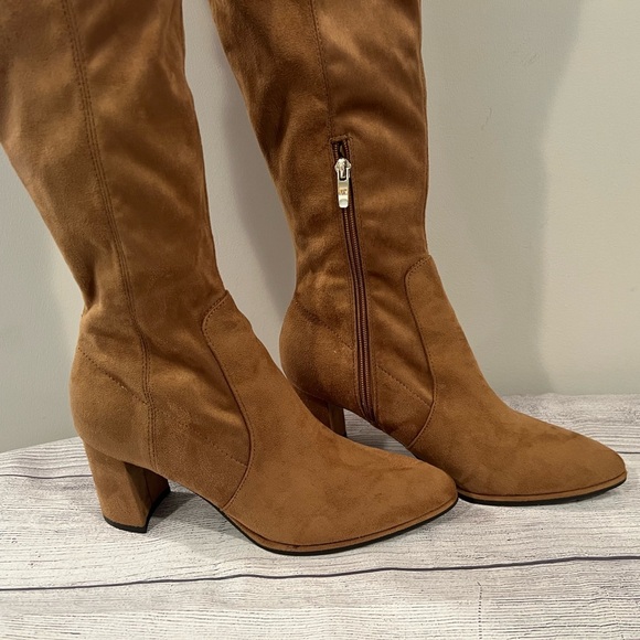 MARC FISHER Elegant Tan Knee-High Women's brown Boots/size 8 - Picture 5 of 8